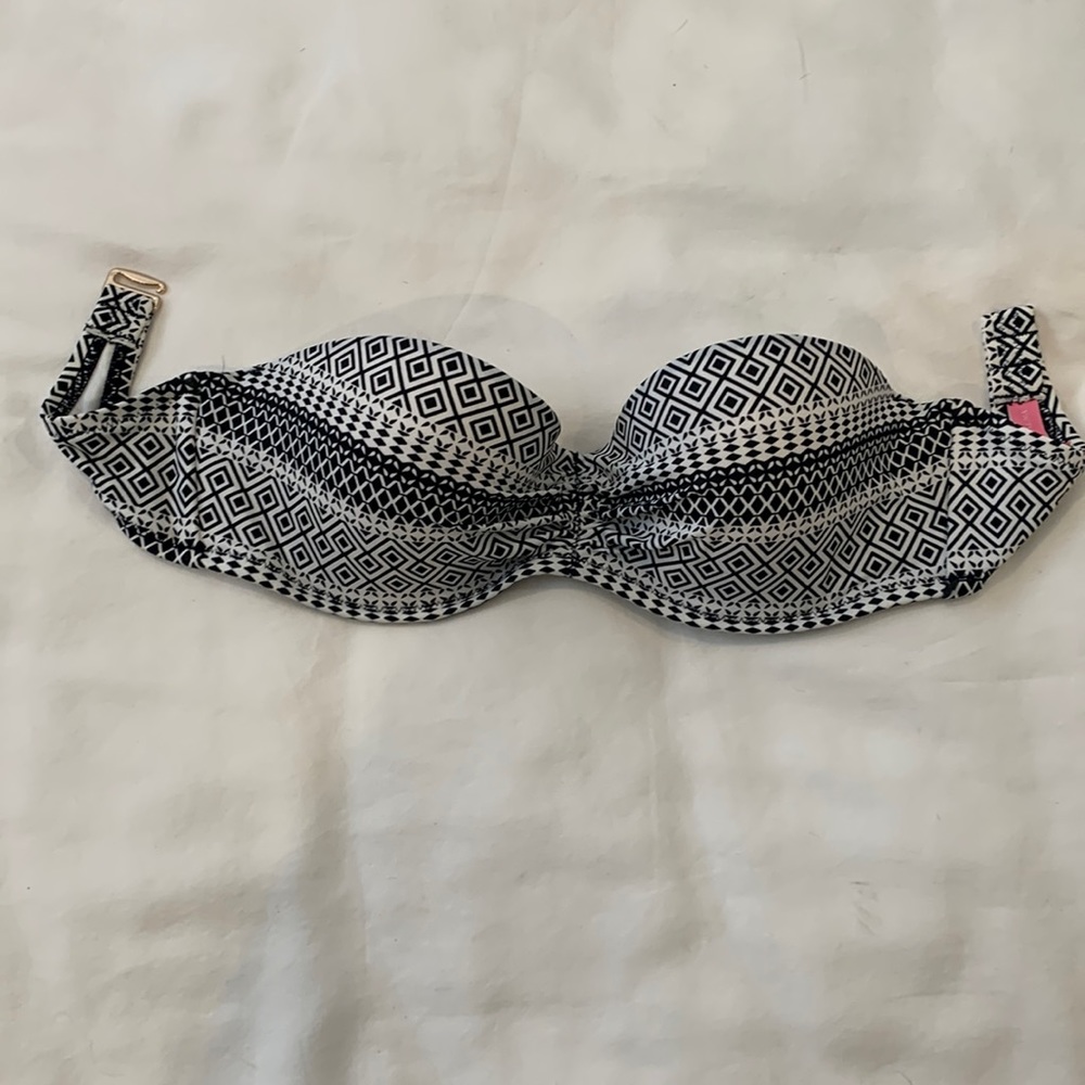 Strapless bikini top